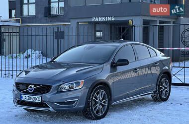Седан Volvo S60 Cross Country 2016 в Черкасах