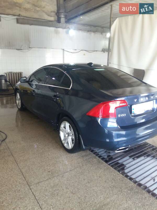 Седан Volvo S60 2013 в Сумах