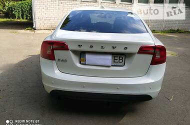 Седан Volvo S60 2012 в 