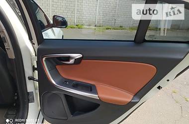 Седан Volvo S60 2012 в 
