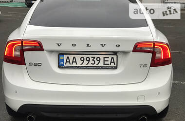 Седан Volvo S60 2011 в Киеве