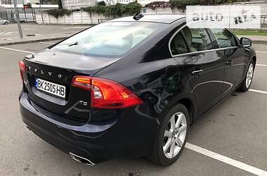 Седан Volvo S60 2016 в Киеве