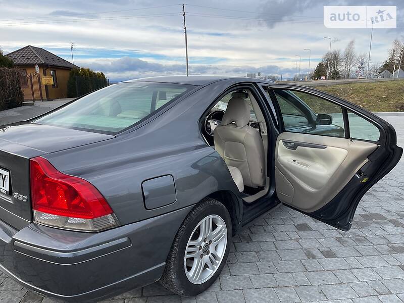 Седан Volvo S60 2005 в Стрые