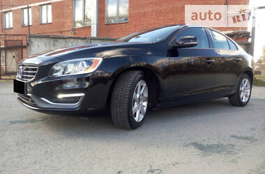 Седан Volvo S60 2014 в Черновцах