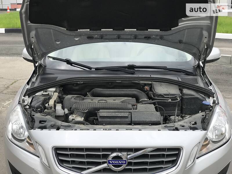 Седан Volvo S60 2011 в Львове