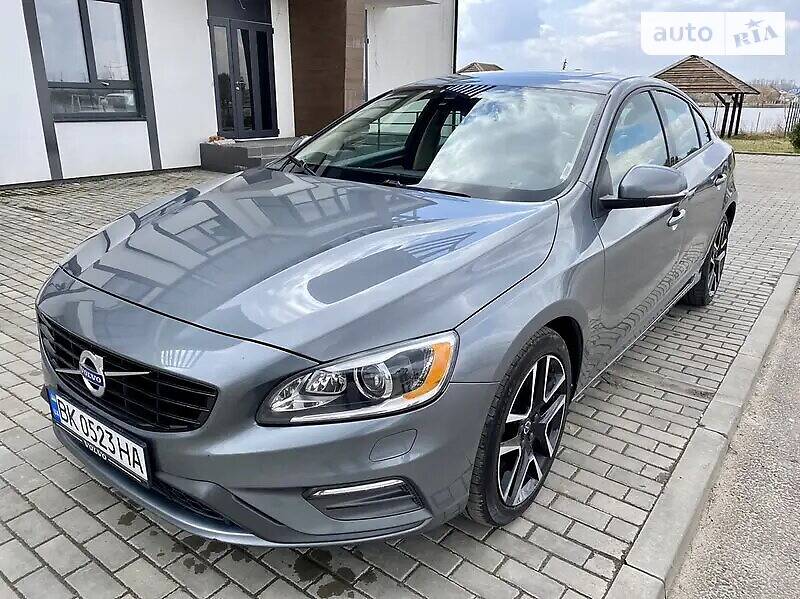 Седан Volvo S60 2016 в Києві