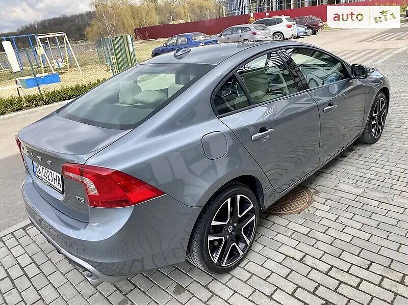 Седан Volvo S60 2016 в Києві