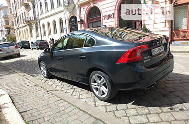 Седан Volvo S60 2014 в Черновцах