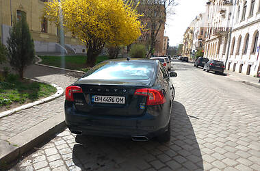 Седан Volvo S60 2014 в Черновцах