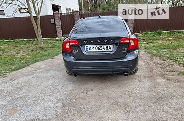 Седан Volvo S60 2012 в Звягеле