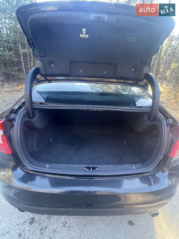 Седан Volvo S60 2011 в Зміїві