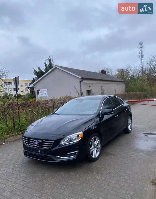 Седан Volvo S60 2015 в Львове