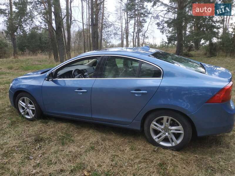 Седан Volvo S60 2013 в Киеве