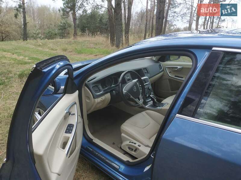 Седан Volvo S60 2013 в Киеве