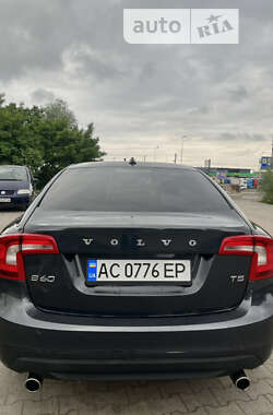 Седан Volvo S60 2013 в 