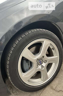 Седан Volvo S60 2013 в 