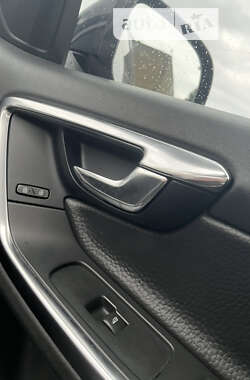 Седан Volvo S60 2013 в 
