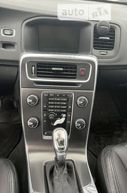 Седан Volvo S60 2013 в 