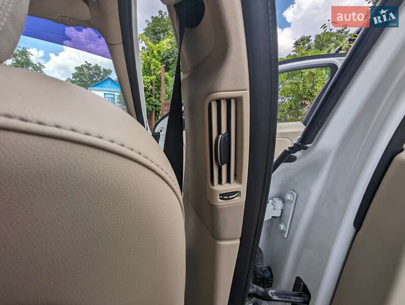 Седан Volvo S60 2012 в Ровно