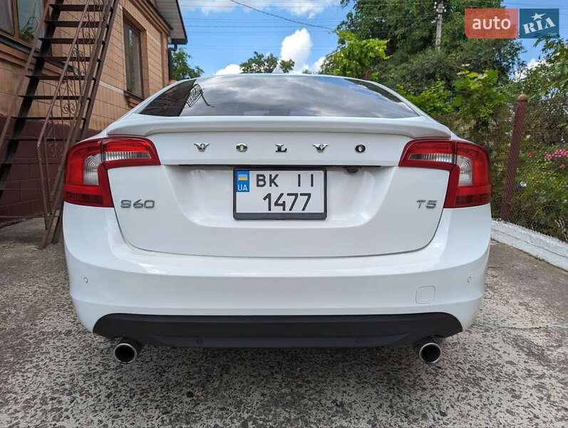 Седан Volvo S60 2012 в Ровно