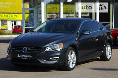 Седан Volvo S60 2015 в 
