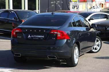 Седан Volvo S60 2015 в 