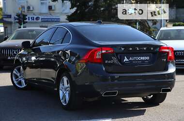 Седан Volvo S60 2015 в 