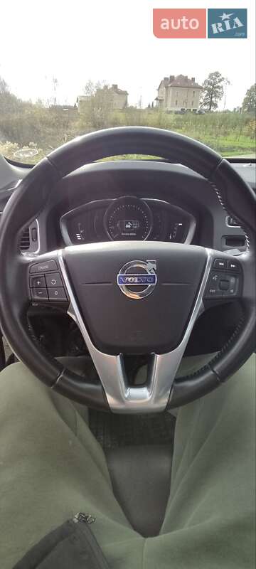 Седан Volvo S60 2016 в Львове