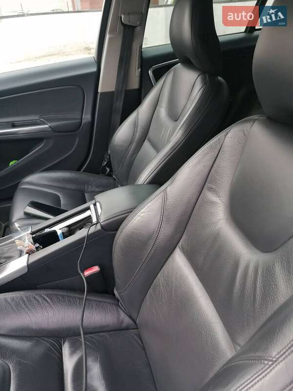 Седан Volvo S60 2013 в Киеве фото 4 Седан Volvo S60 2013 в Киеве