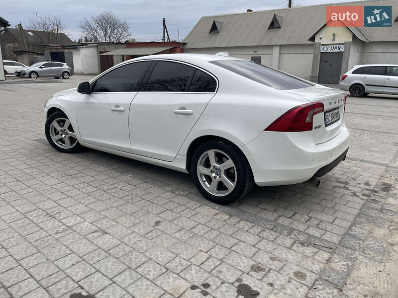 Седан Volvo S60 2012 в Львове