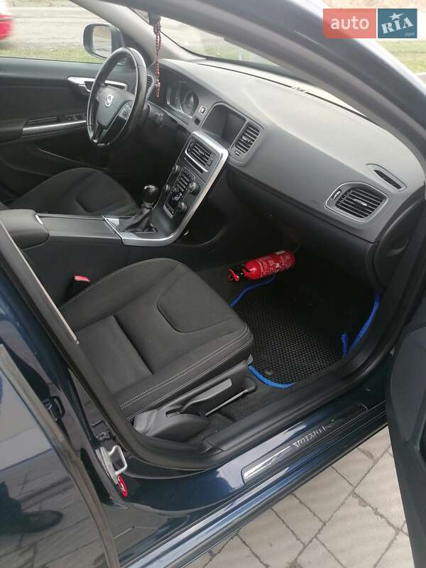 Седан Volvo S60 2014 в Львове