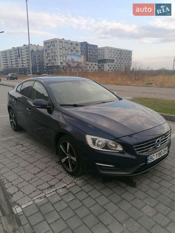 Седан Volvo S60 2014 в Львове