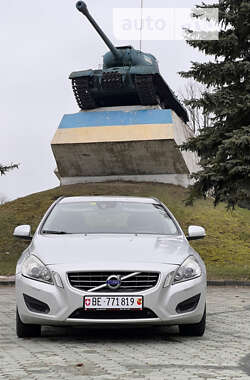 Седан Volvo S60 2012 в Дубні