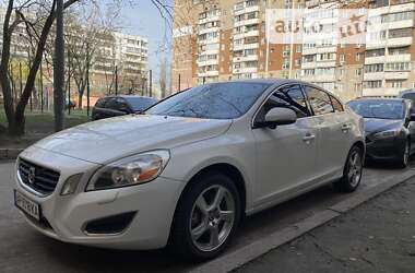 Седан Volvo S60 2012 в Киеве