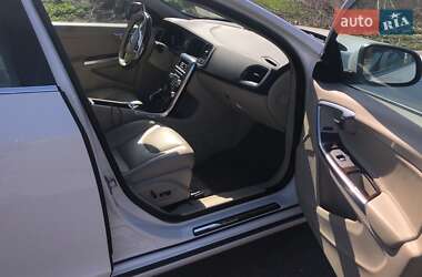 Седан Volvo S60 2015 в Чернігові