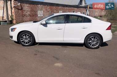 Седан Volvo S60 2015 в Чернігові