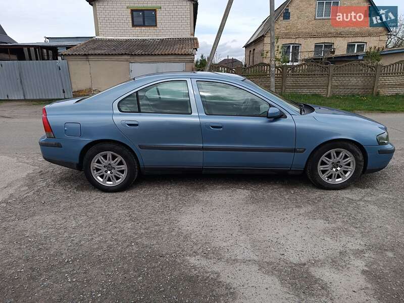 Седан Volvo S60 2003 в Буче