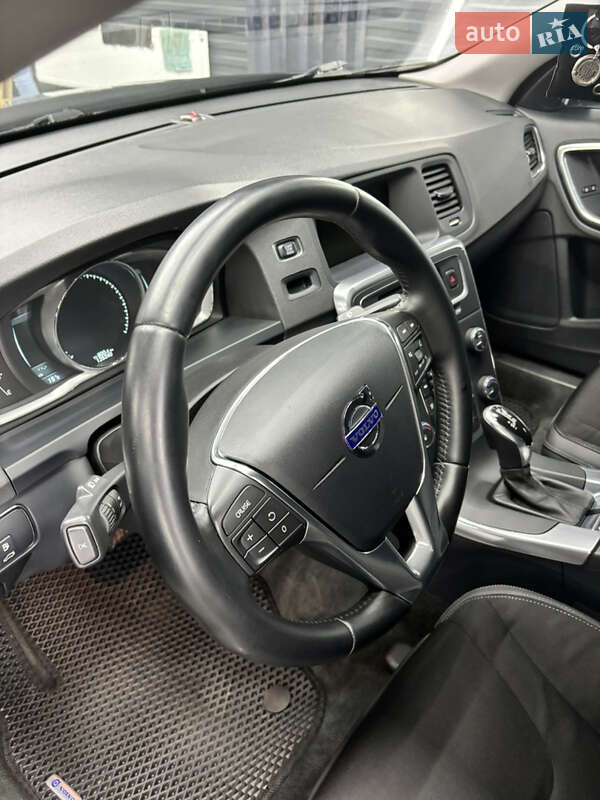 Седан Volvo S60 2013 в Киеве