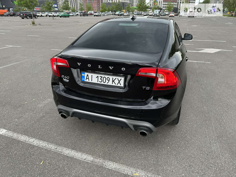 Седан Volvo S60 2016 в Киеве