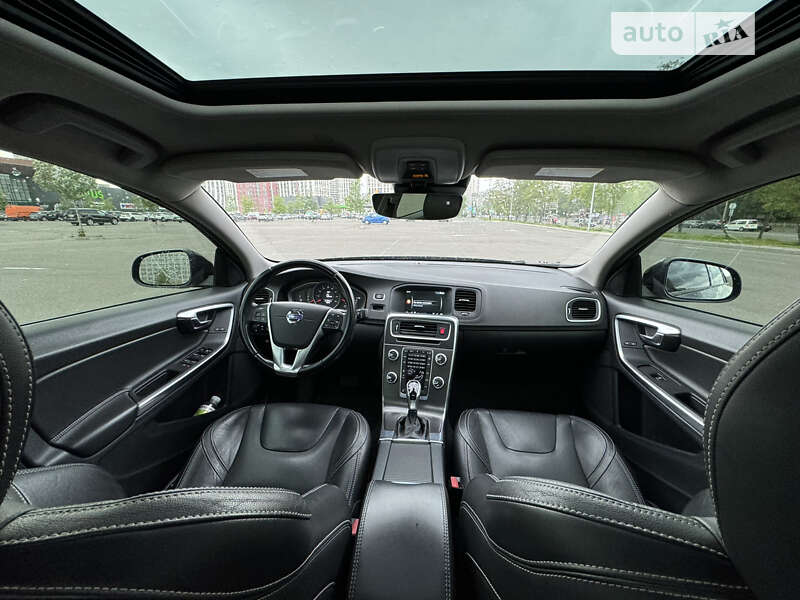 Седан Volvo S60 2016 в Киеве