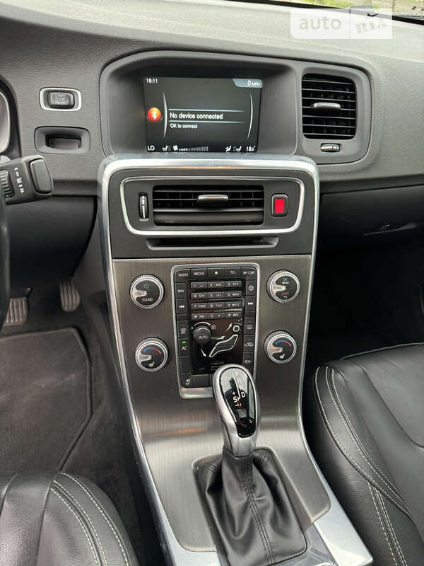 Седан Volvo S60 2016 в Киеве