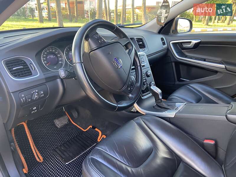 Седан Volvo S60 2013 в Киеве фото 14 Седан Volvo S60 2013 в Киеве