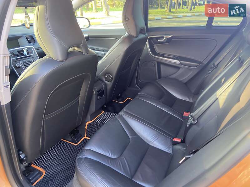 Седан Volvo S60 2013 в Киеве фото 20 Седан Volvo S60 2013 в Киеве