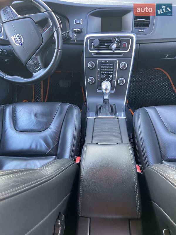 Седан Volvo S60 2013 в Киеве фото 24 Седан Volvo S60 2013 в Киеве