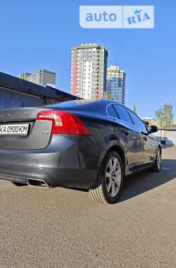 Седан Volvo S60 2016 в Киеве