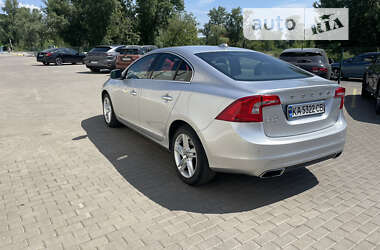 Седан Volvo S60 2015 в Киеве