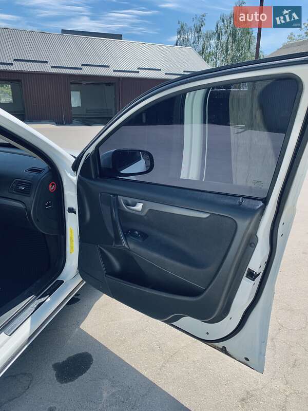Седан Volvo S60 2006 в Баре