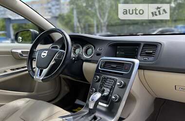 Седан Volvo S60 2013 в Львові