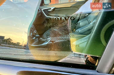 Седан Volvo S60 2015 в 