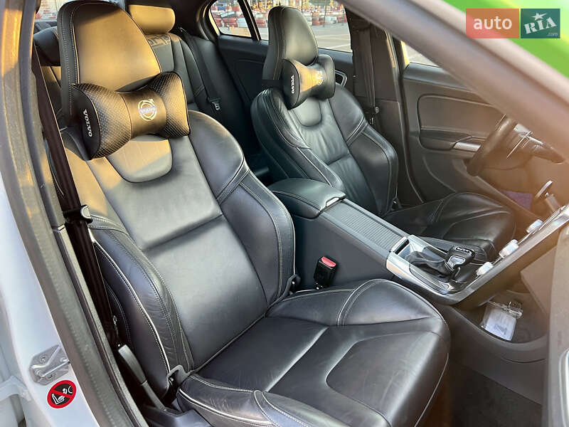 Седан Volvo S60 2015 в Киеве фото 43 Седан Volvo S60 2015 в Киеве